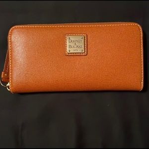Dooney & Bourke full size zip wallet